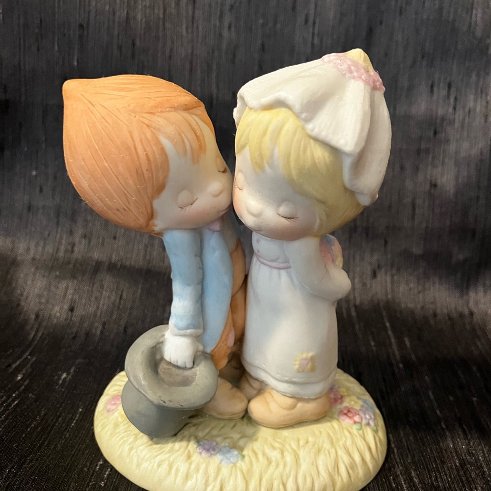 RARE Vintage Hallmark Betsy Clark Collection Boy kissing girl wedding figurine